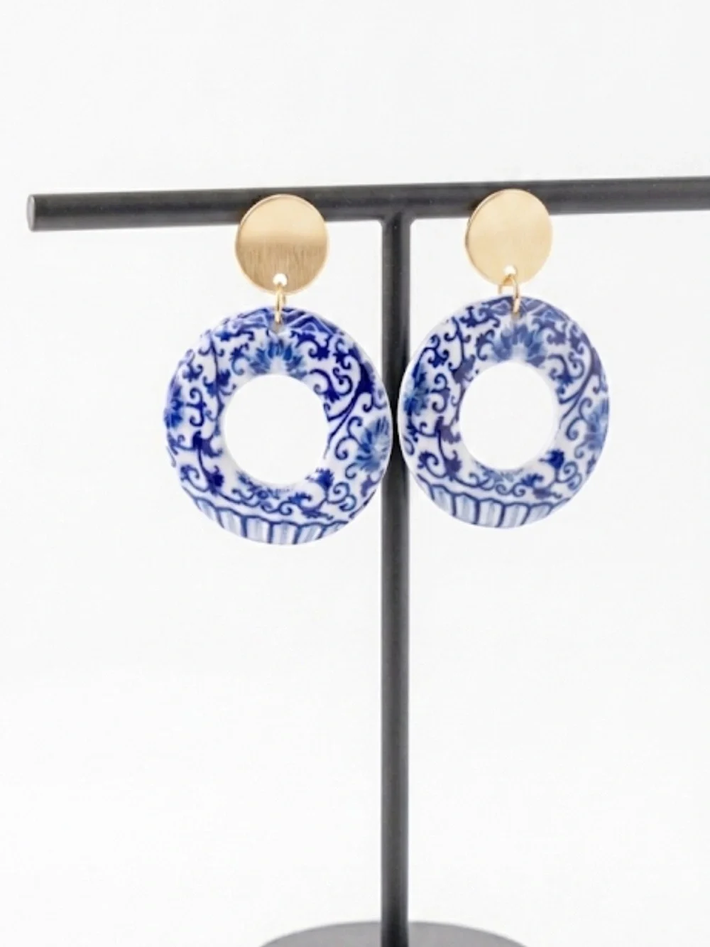 NWT Blue White Chinoiserie Donut Hoop Dangle Drop Earrings Gold Post